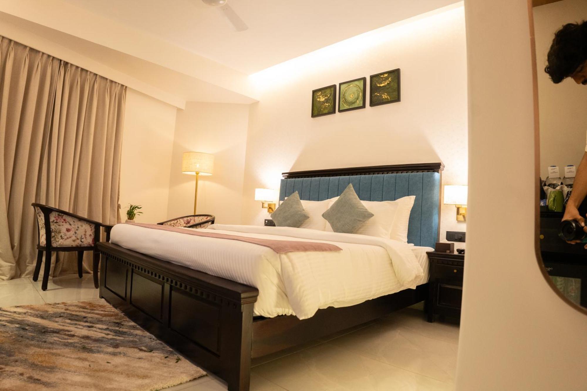 Pride Elite, Daman Hotel Екстериор снимка
