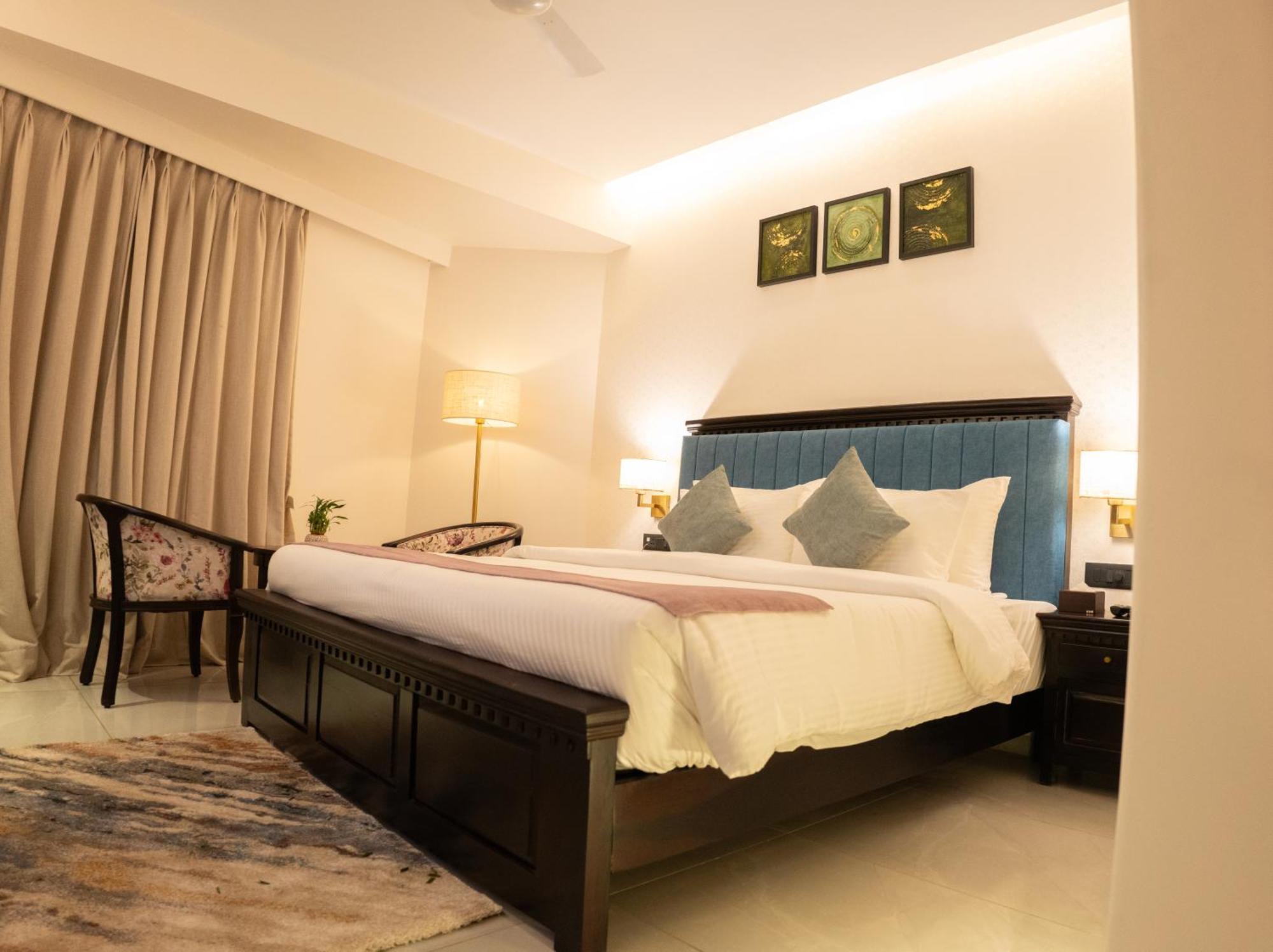 Pride Elite, Daman Hotel Екстериор снимка