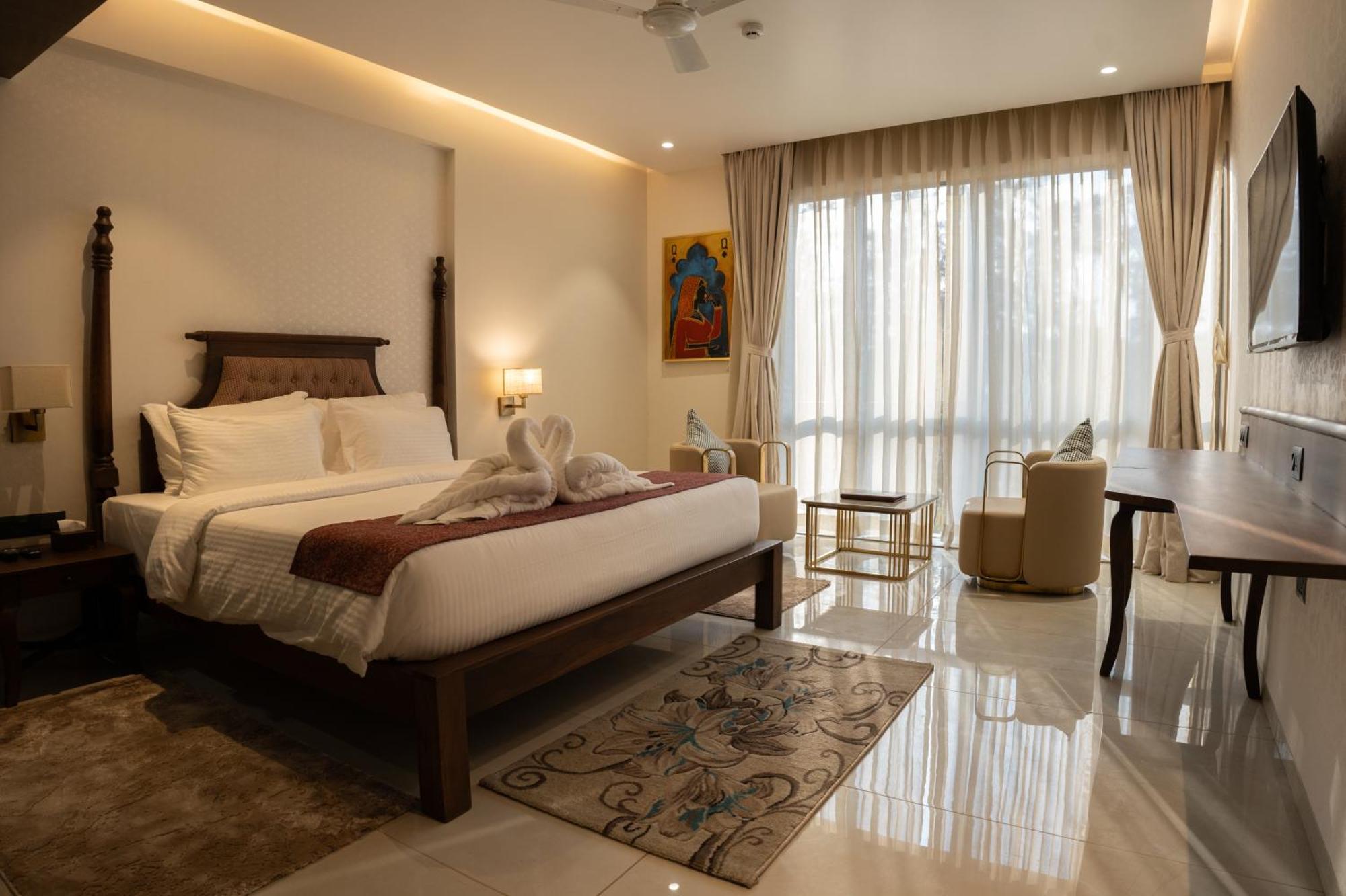 Pride Elite, Daman Hotel Екстериор снимка