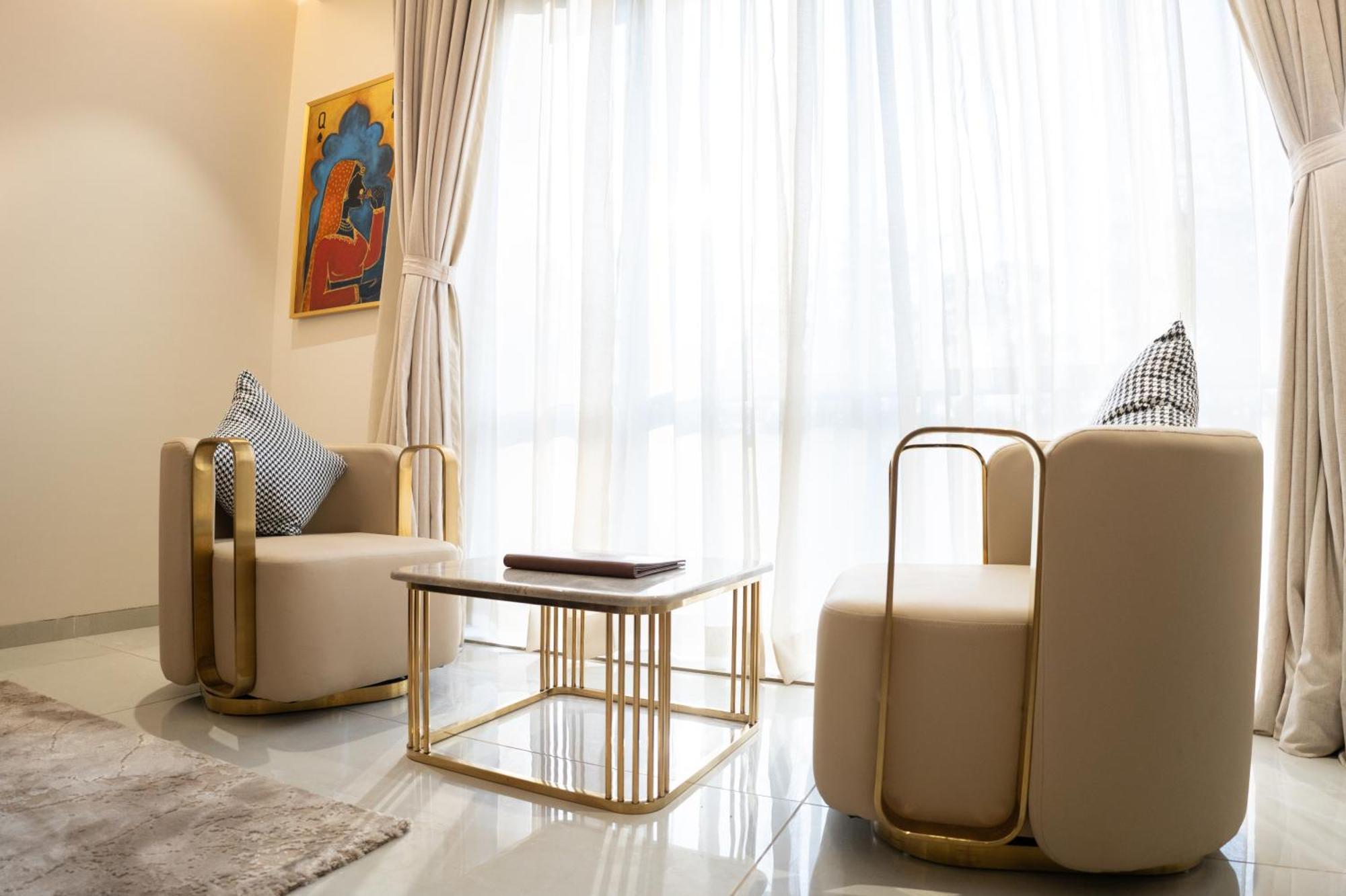 Pride Elite, Daman Hotel Екстериор снимка