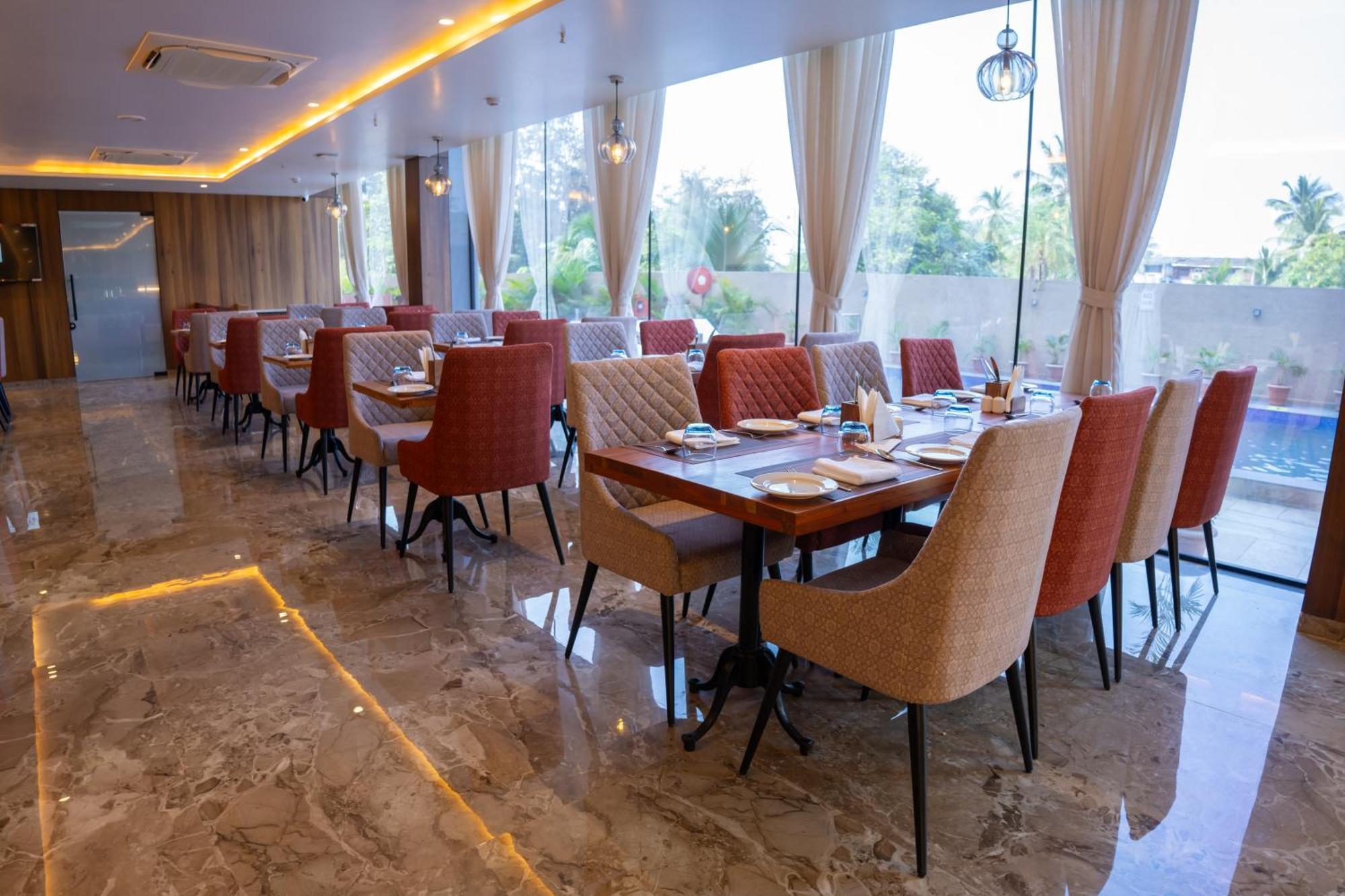 Pride Elite, Daman Hotel Екстериор снимка