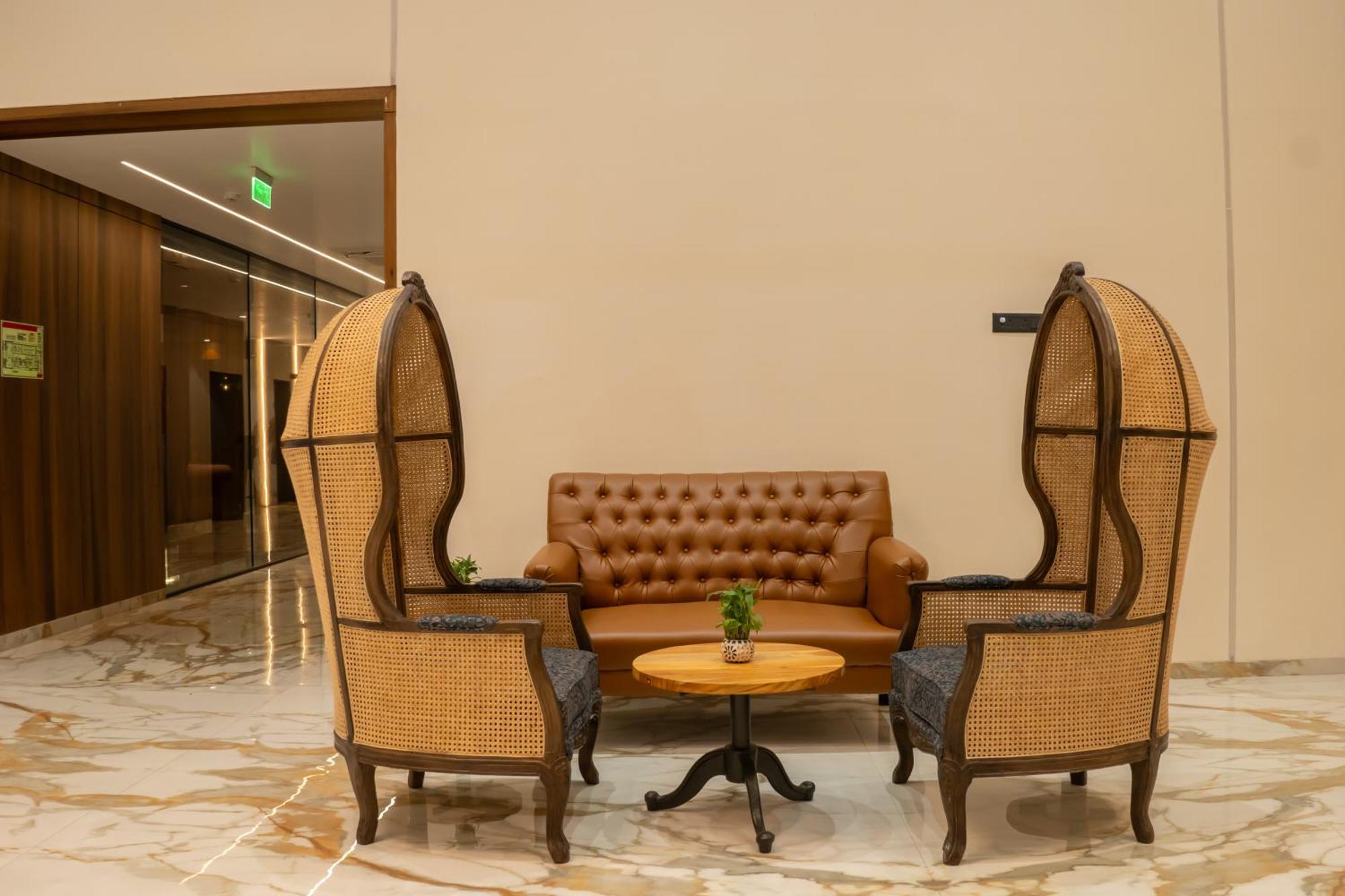 Pride Elite, Daman Hotel Екстериор снимка