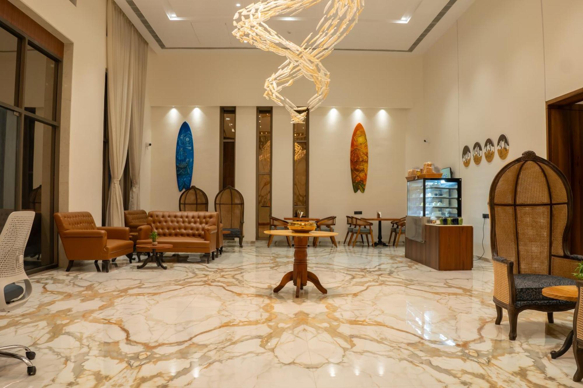 Pride Elite, Daman Hotel Екстериор снимка